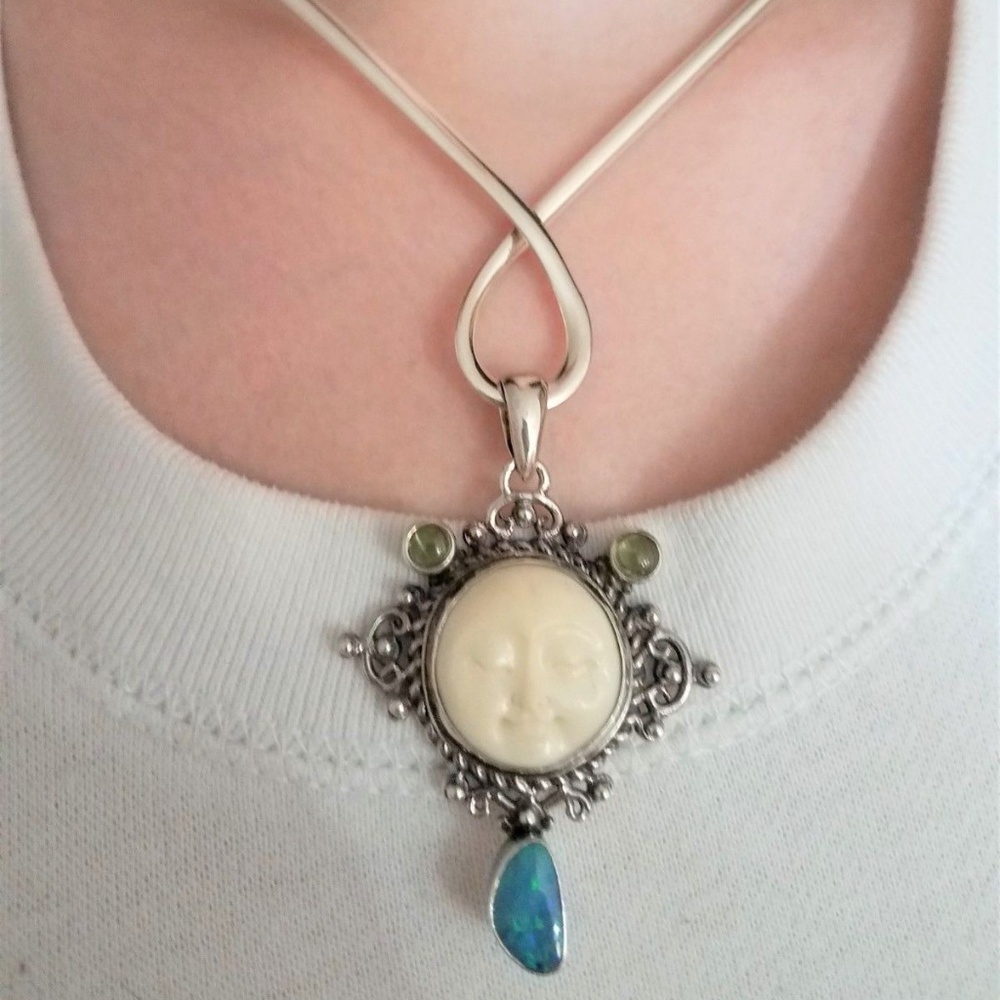 Bali Moon Faced Opal Pend & Sterling Silver Cuff